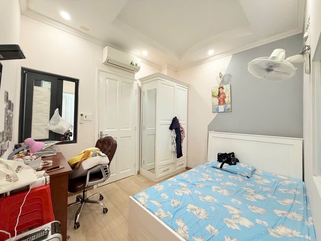 BÙI ĐÌNH TUÝ- 10M RA HẺM XE TẢI THÔNG NGÔ ĐỨC KẾ- 4 TẦNG