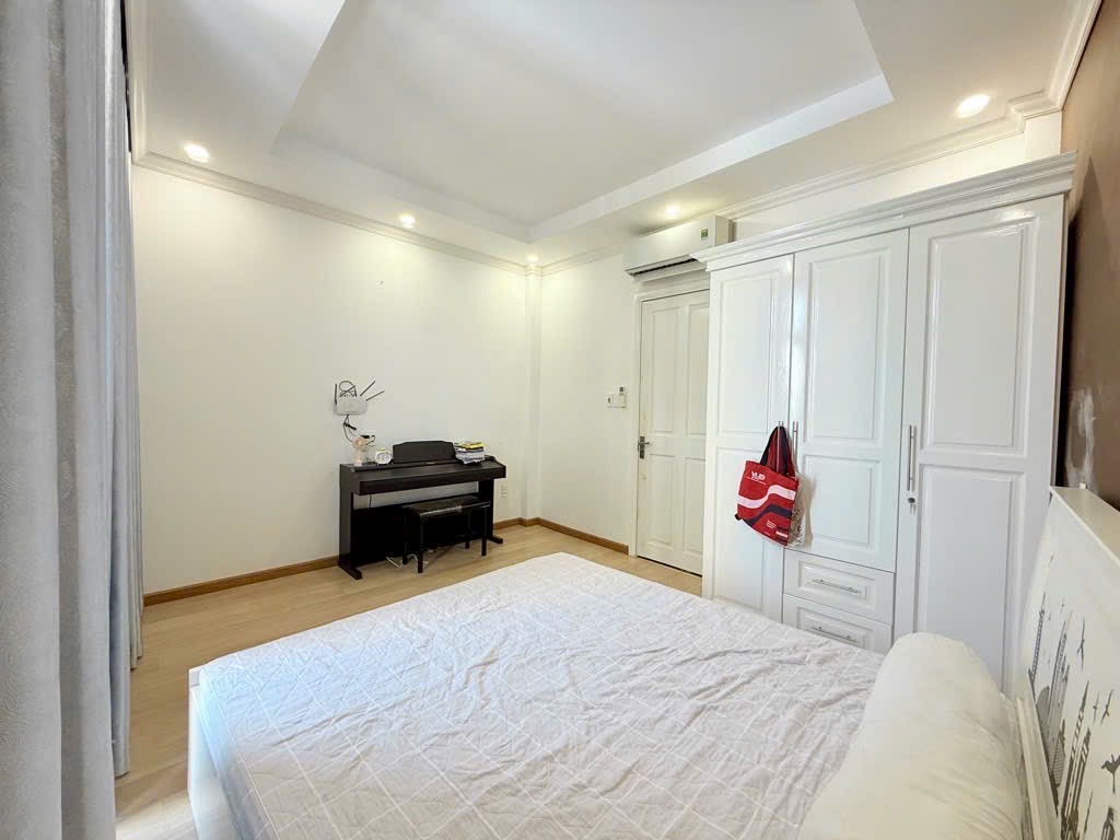 BÙI ĐÌNH TUÝ- 10M RA HẺM XE TẢI THÔNG NGÔ ĐỨC KẾ- 4 TẦNG