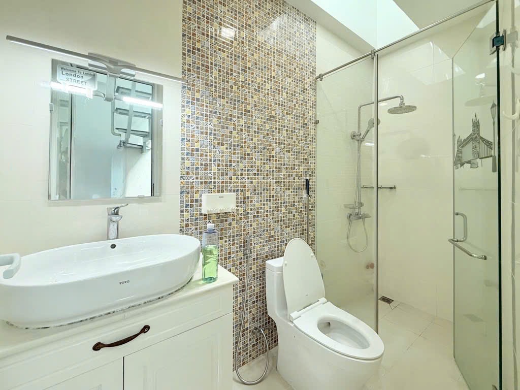 BÙI ĐÌNH TUÝ- 10M RA HẺM XE TẢI THÔNG NGÔ ĐỨC KẾ- 4 TẦNG