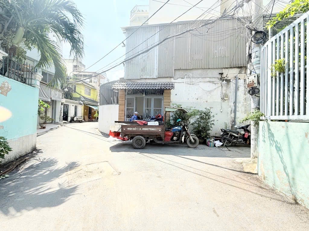 BÙI ĐÌNH TUÝ- 10M RA HẺM XE TẢI THÔNG NGÔ ĐỨC KẾ- 4 TẦNG