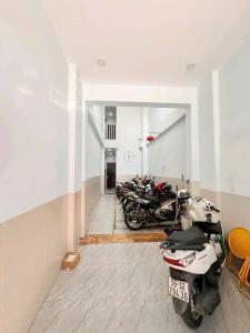 BÁN NHÀ MẶT TIỀN PHAN VĂN TRỊ- BÌNH THẠNH- 6 TẦNG- 60M2, CÓ THANG MÁY- DÒNG TIỀN 600tr/ tháng