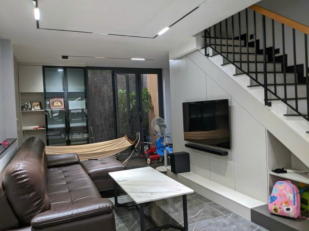 Bán nhà mới 60m2 chỉ 7.x tỷ - Tặng nội thất cao cấp - Hẻm xe hơi Q9.