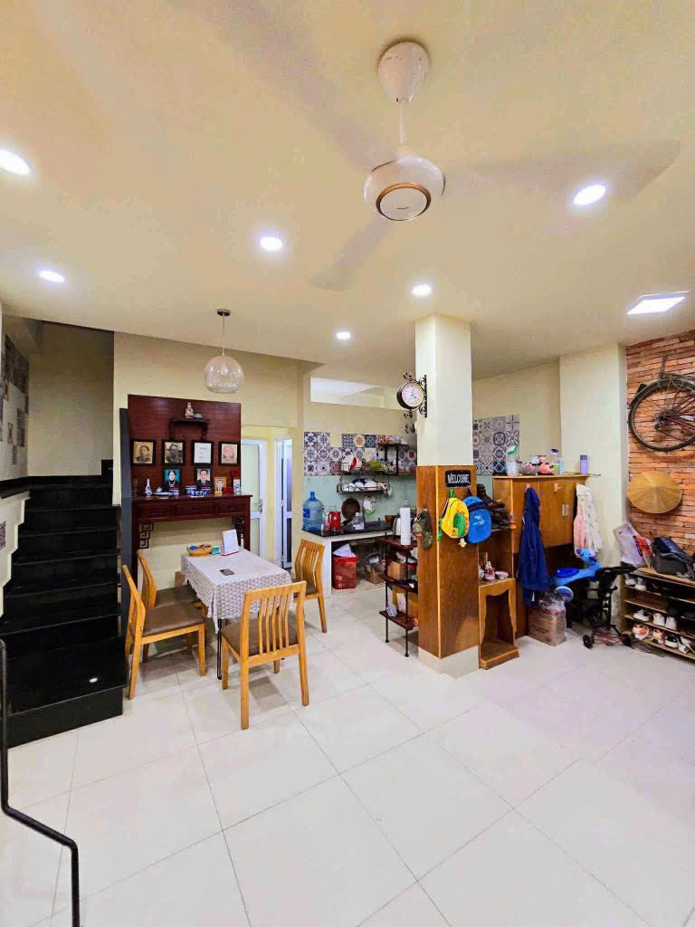 Bán nhà 2 tầng Q9 - Nhỉnh 3 tỷ 56m2 - Hẻm xe hơi.