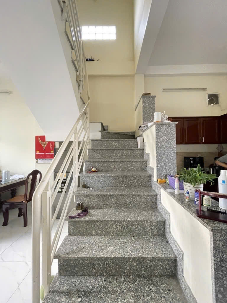 NHÀ 2 TẦNG Q9 - GIÁ CHỈ 3.8 TỶ – HẺM OTO - SỔ HỒNG