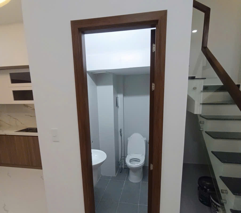 Bán nhà 3 tầng mới xây 61.6m2 - Nhỉnh 5 tỷ - Phường Long Bình Q9