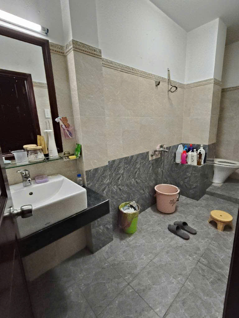 BÁN NHÀ 4 TẦNG 60M2 Q9 - 4.9 TỶ - NỘI THẤT SANG - GẦN VINHOMES