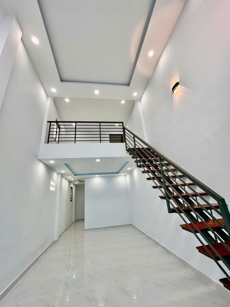 Bán nhà 2 tầng Q9 - Nhỉnh 4 tỷ - Hẻm xe hơi - Sổ đủ