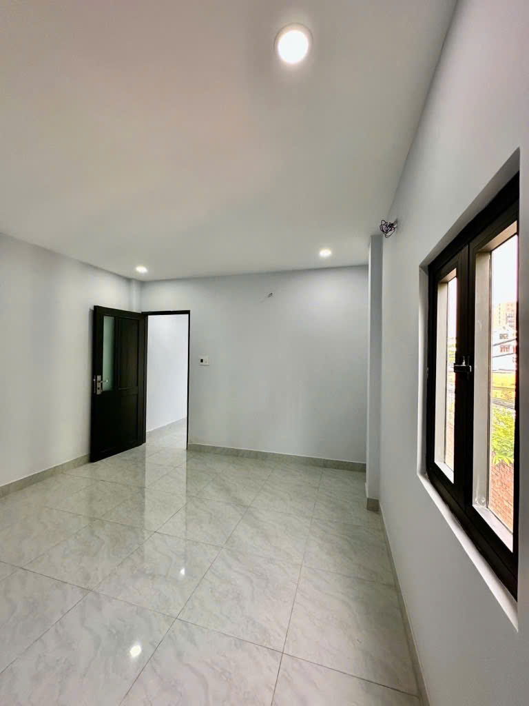 Bán nhà 2 tầng Q9 - Nhỉnh 4 tỷ - Hẻm xe hơi - Sổ đủ