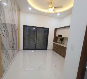 Bán nhà 3 tầng mới xây 61.6m2 - Nhỉnh 5 tỷ - Phường Long Bình Q9