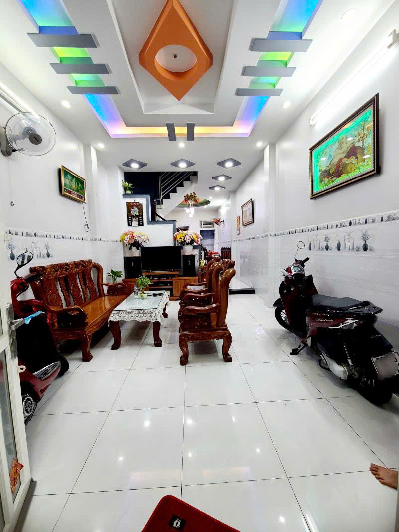 CẦN BÁN GẤP NHÀ ĐƯỜNG HIM LAM Q7