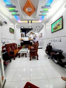 CẦN BÁN GẤP NHÀ ĐƯỜNG HIM LAM Q7