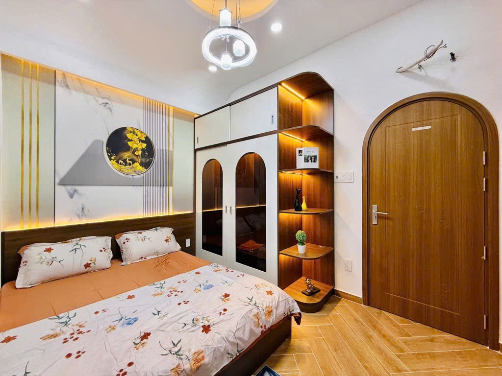 VỊ TRÍ ĐẸP - NGAY NGÃ 4 LÊ VĂN LƯƠNG - NHÀ ĐẸP LUNG LINH-2PN - GIÁ CHỈ NHỈNH 7TỶ