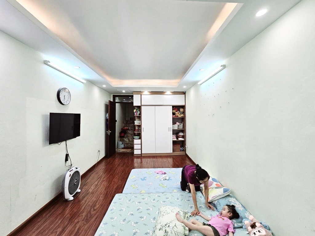 Bán nhà HIẾM Yên Phụ - TT TÂY HỒ, CÁCH 1 NHÀ RA PHỐ - CAMRY TRÁNH , GẦN HỒ MÁT QUANH NĂM
