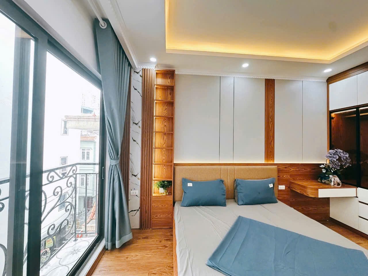 Bán nhà ĐỊNH CÔNG