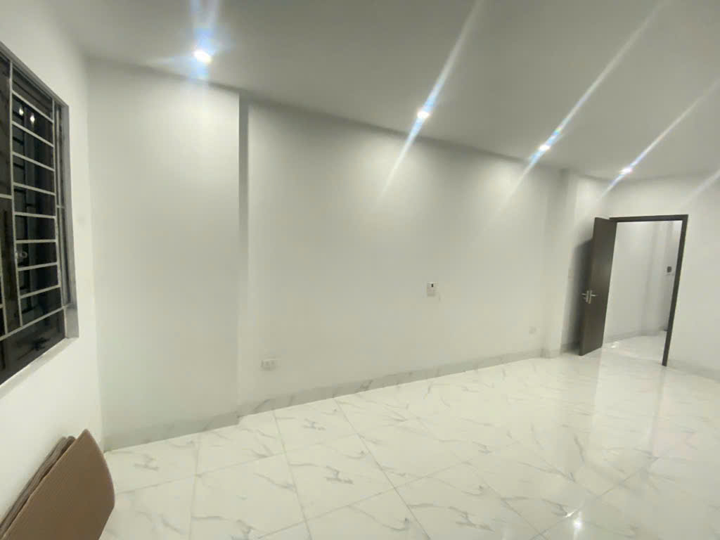 bán nhà cổ nhuế 4 tầng 75m 14.8 tỷ khung cột chắc chán nhà mới tinh.