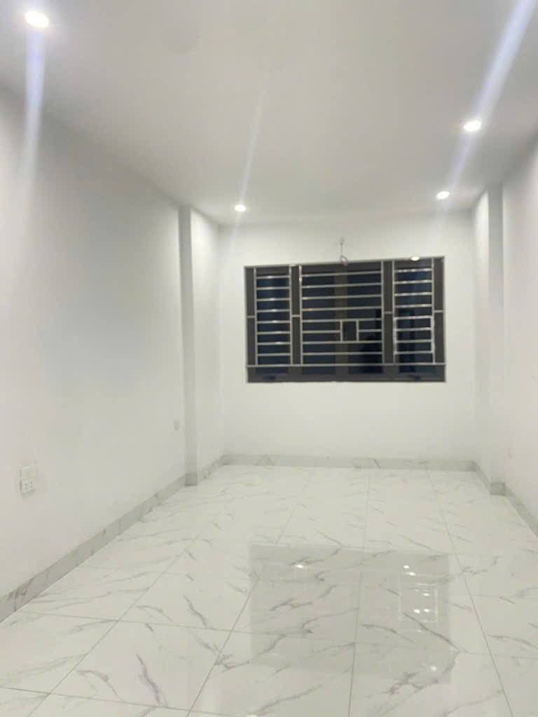 bán nhà cổ nhuế 4 tầng 75m 14.8 tỷ khung cột chắc chán nhà mới tinh.