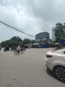 Bán đất tặng nha cổ nhuế diện tích 176 m vuông giá 11 tỷ 8 sát ngay mặt đường lớn rộng thênh thang.