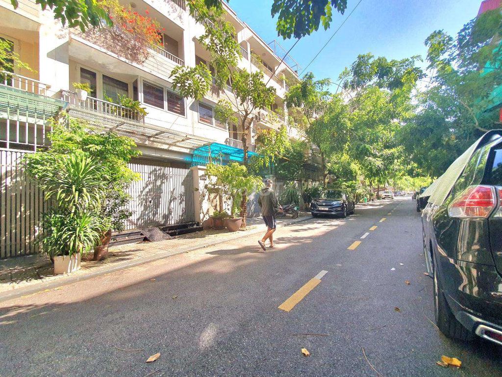 Trung tâm Văn quán - 4 tầng 80m2, mặt tiền 16 m