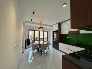 Tôi chủ nhà cần tiền bán gấp CHDV hẻm xe tải Điện Biên Phủ, P25 Q. Bình Thạnh, sẵn HĐ thuê 360tr