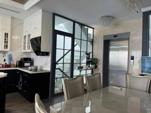 Bán nhà mặt phố - kinh doanh Phúc Lợi, 75 m, 5 tầng, đường ô tô