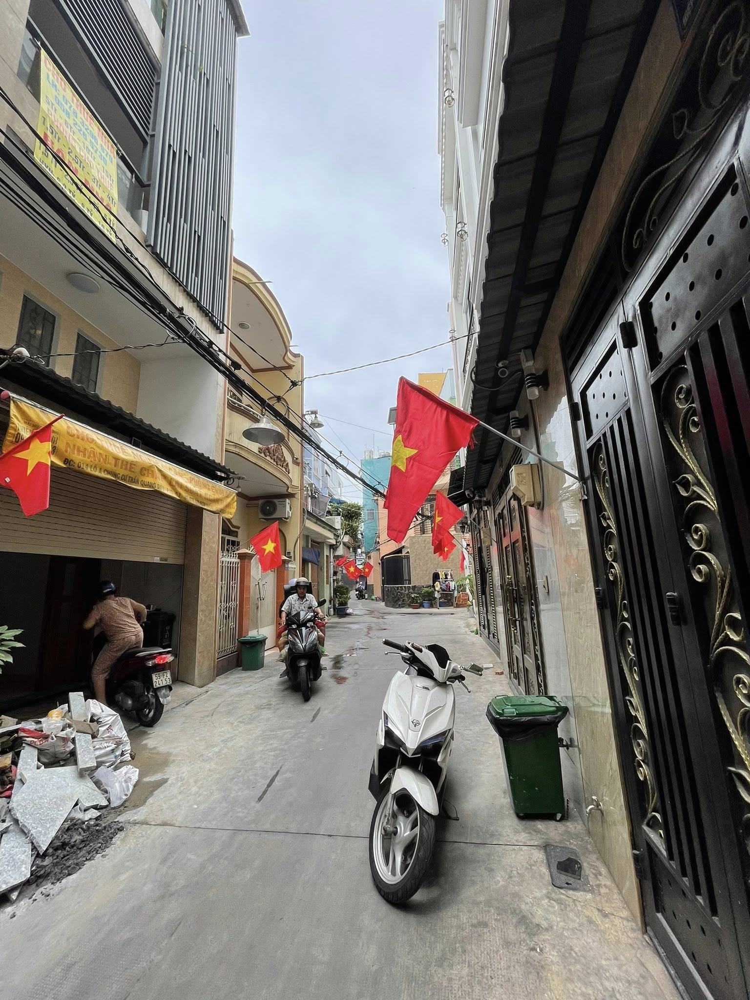 Bán nhà 4 tầng, 44m2, hẻm 6m, gần hoàng việt, tân bình, giá 9.x tỷ
