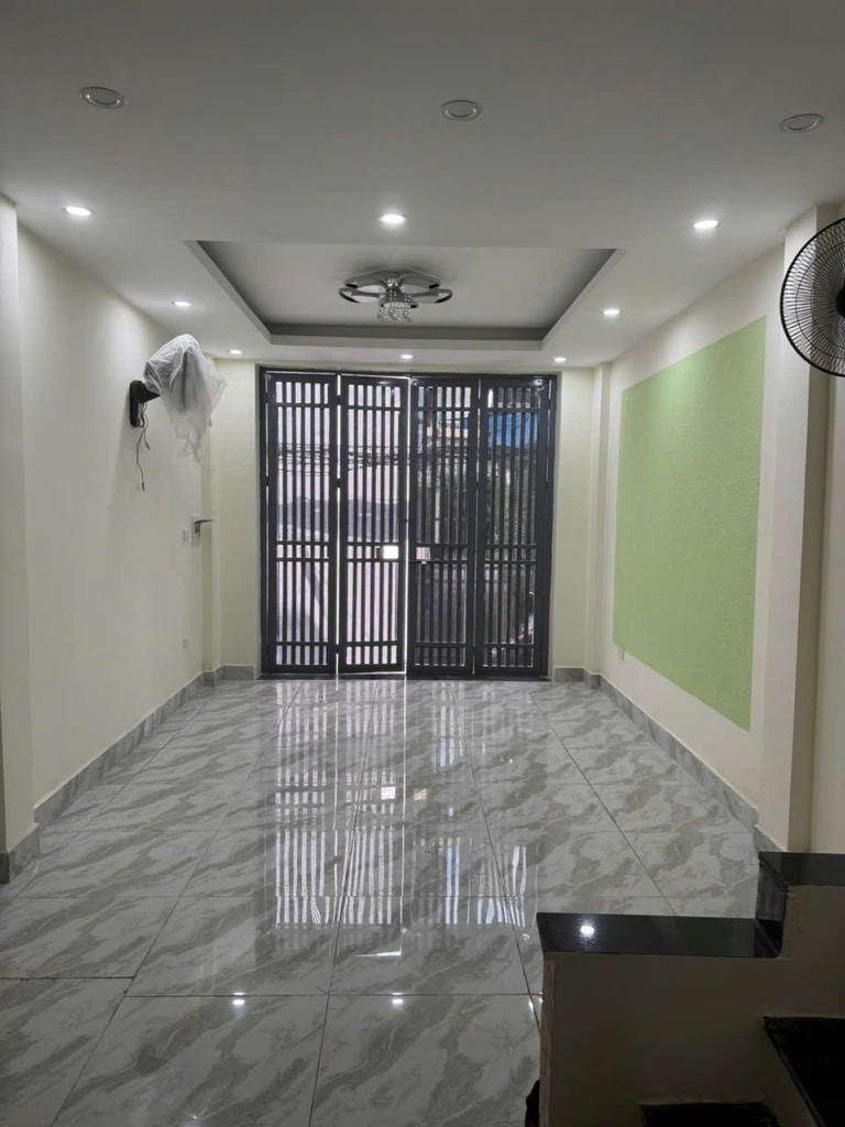 BÁN GẤP NHÀ NGUYỄN CHÍNH DT :43 m, MT:4,5 m,Giá:5,8 tỷ.