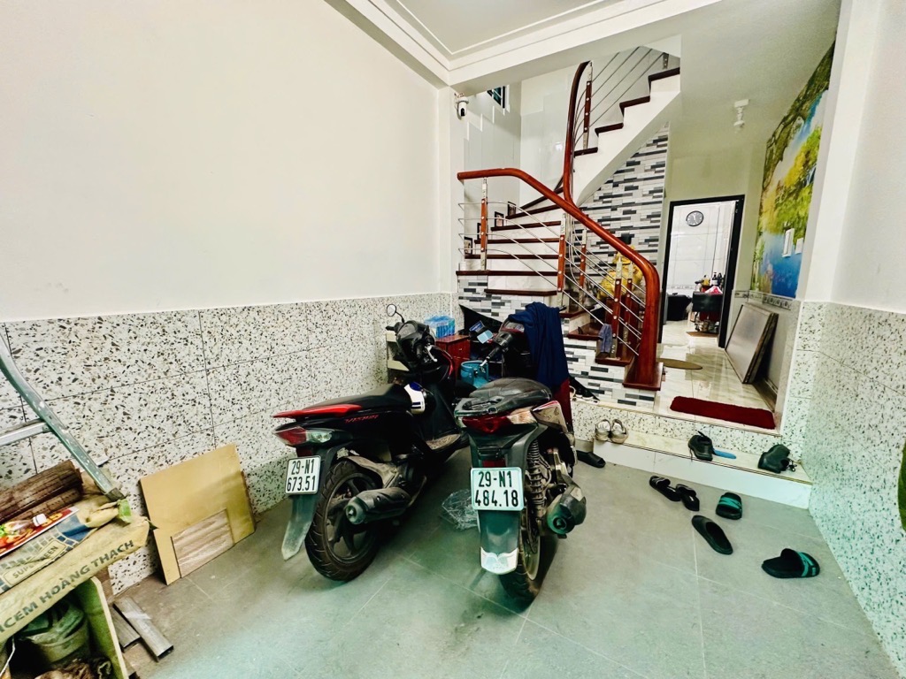 Bán Nhà Sài Đồng, DT 40m2, 4tầng, 5,6tỷ