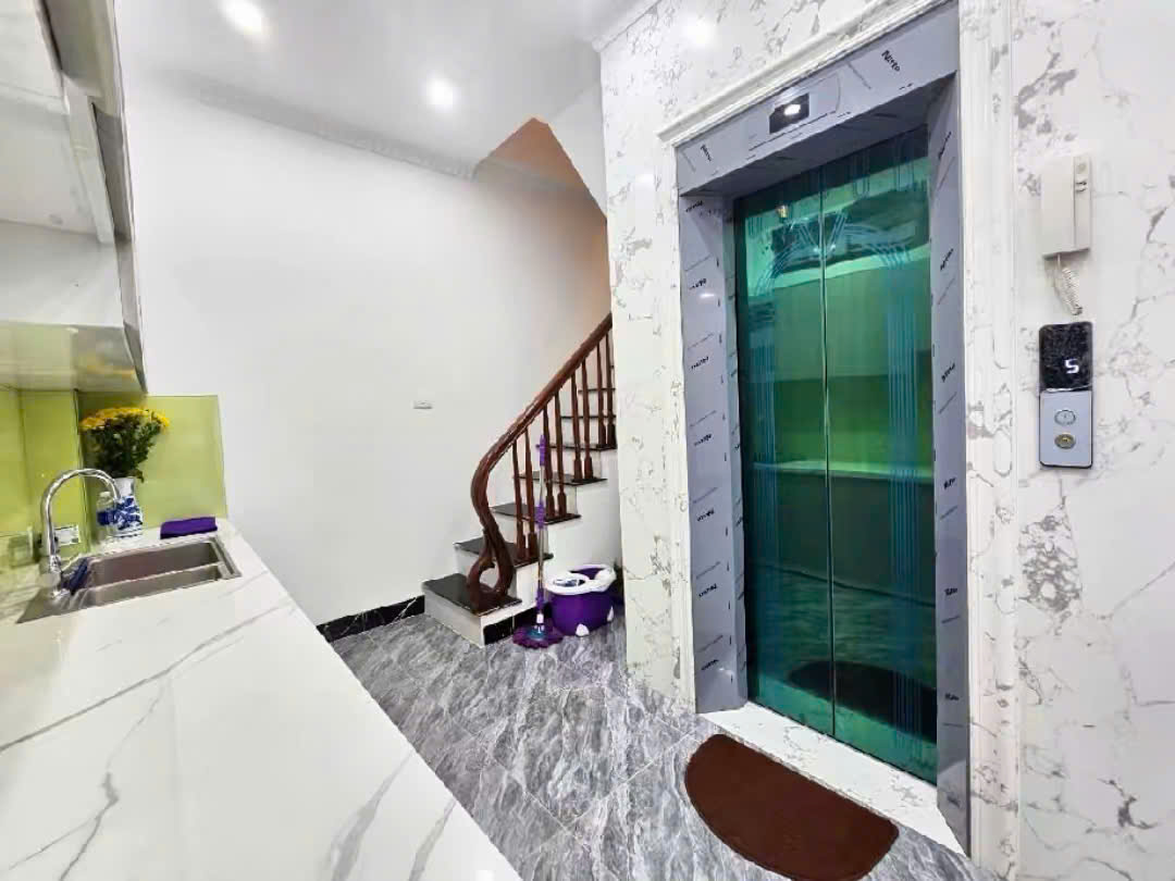 BÁN NHÀ 5 TẦNG THANG MÁY – LÊ THANH NGHỊ – HAI BÀ TRƯNG - LÔ GÓC SIÊU THOÁNG - BA BƯỚC RA PHỐ