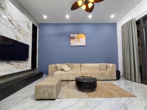 NHÀ ĐẸP – HIẾM - 40M - 7 TỶ XÍU  - BA BƯỚC RA PHỐ - GẦN TRƯỜNG ĐẠI HỌC - TTTM - THIÊN ĐƯỜNG MUA SẮM