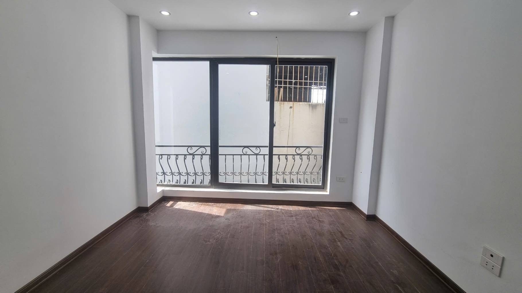 CHỈ 7.x TỶ CÓ NGAY NHÀ ĐẸP XA LA 6 TẦNG THANG MÁY