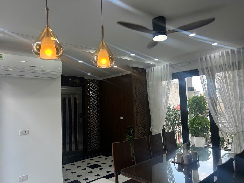 HIẾM NHÀ ĐẸP PHỐ KIM MÃ-5 TẦNG THANG MÁY CHẠY VÙ VÙ-Ô TÔ ĐỖ CỔNG, SÁT SẠT PHỐ ,NHỈNH 15 TỶ