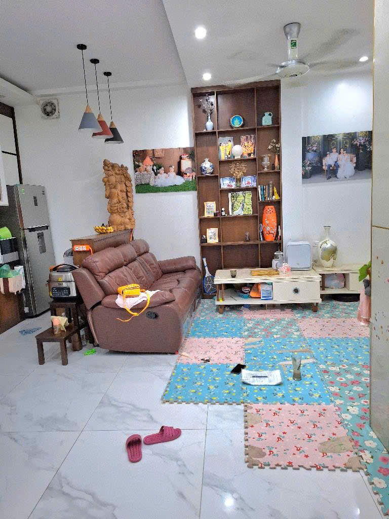 1.	Bán nhà Bằng B, Linh Đàm, DT 43m2, 4 tầng, cách đường ô tô 30m, SĐCC, nhà đẹp, full nội thất ở ngay, 6 tỷ
