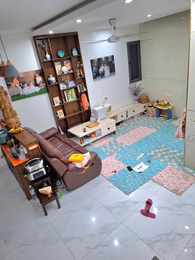 1.	Bán nhà Bằng B, Linh Đàm, DT 43m2, 4 tầng, cách đường ô tô 30m, SĐCC, nhà đẹp, full nội thất ở ngay, 6 tỷ