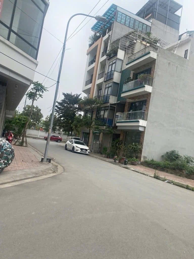 BÁN NHÀ WIEW HỒ - TRUNG TÂM LONG BIÊN HÀ NỘI