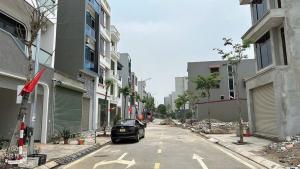 BÁN NHÀ WIEW HỒ - TRUNG TÂM LONG BIÊN HÀ NỘI