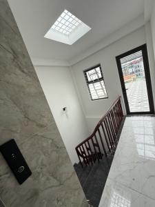 VỊ TRÍ NHÀ ĐẸP-  KINH DOANH- Ô TÔ TRÁNH- VIỆT HƯNG LONG BIÊN
