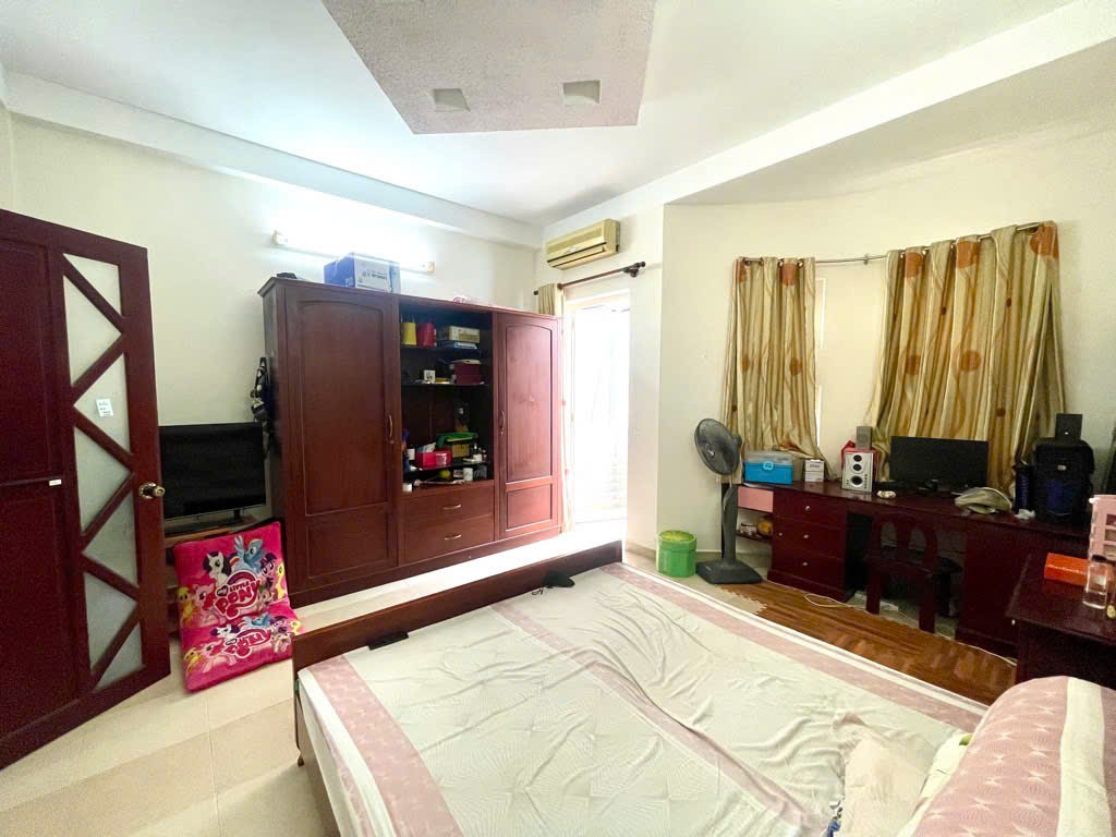 BÁN NHÀ RIÊNG TRẦN QUANG DIỆU, Q3,70M2, 4 TẦNG, GIÁ 11.5 TỶ.