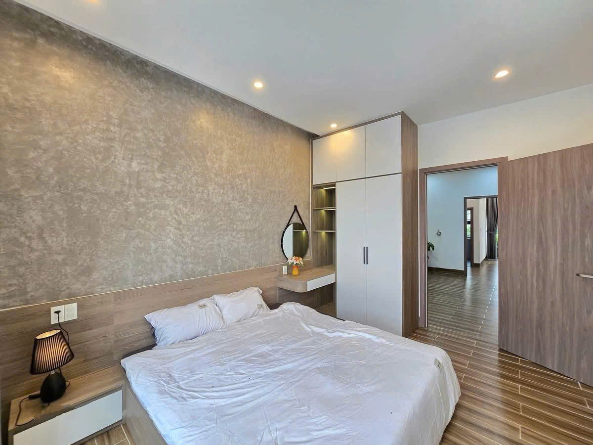 Bán nhà Phan Văn Trị ngang 4.2 dài 16m 67m2 thổ cư 4 lầu giá 8.3 tỷ.