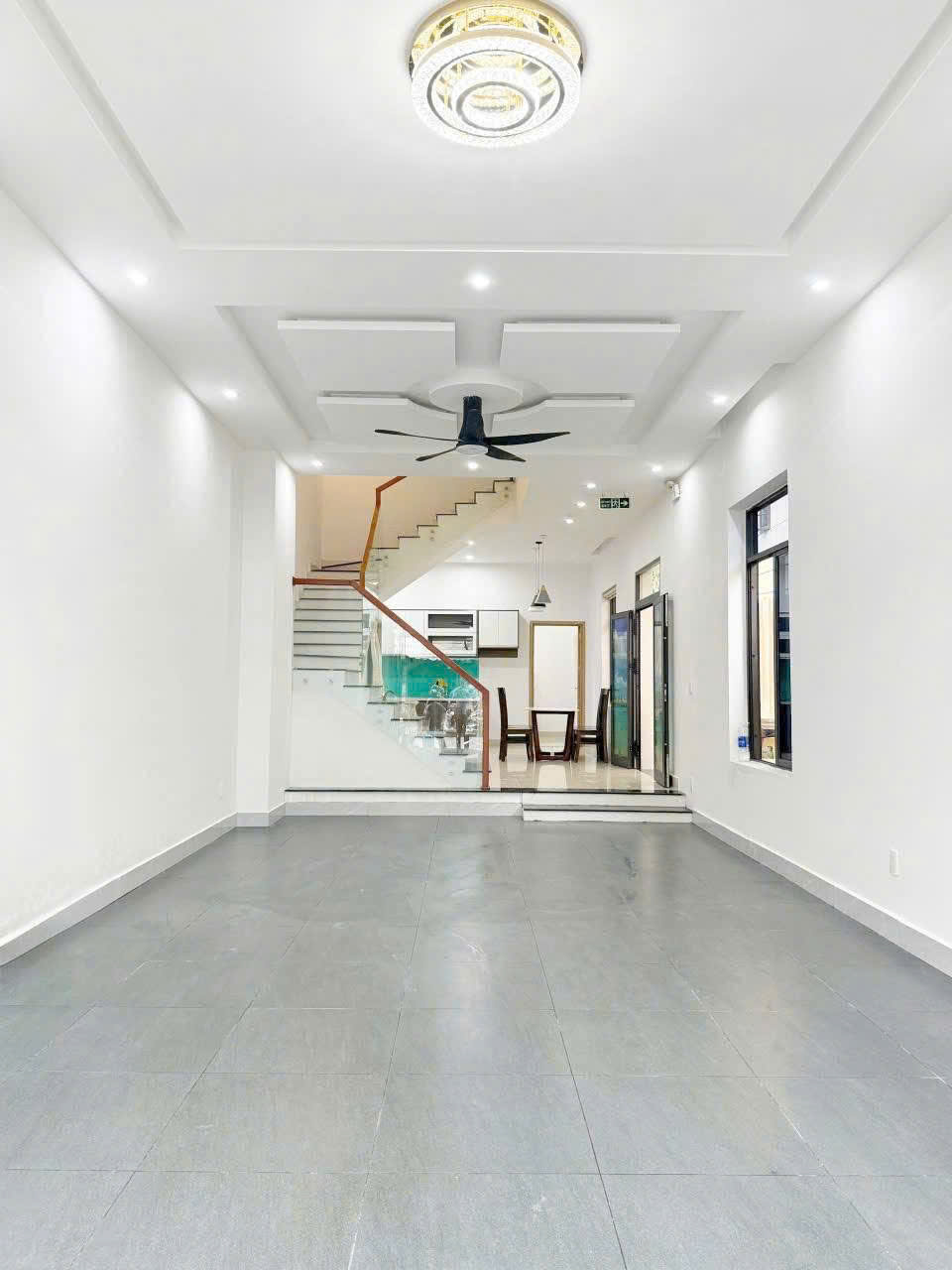 Bán nhà Nơ Trang Long ngang 4.5 dài16m nhà 4 tầng chỉ 8.2 tỷ.