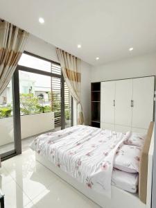 Bán nhà Nơ Trang Long ngang 4.5 dài16m nhà 4 tầng chỉ 8.2 tỷ.