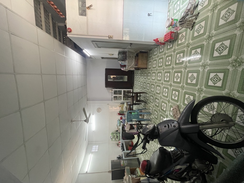 BÁN NHÀ QUẬN 4 - HẺM XE HƠI NGUYỄN KHOÁI  - NHÀ 2 TẦNG CŨ CHÍNH CHỦ LÂU ĐỜI - PHÙ HỢP XÂY SỬA MỚI LẠI Ở - DIỆN TÍCH 157M2 NGANG 6.5M NỞ HẬU ĐẸP - XE HƠI NGỦ TRONG NHÀ