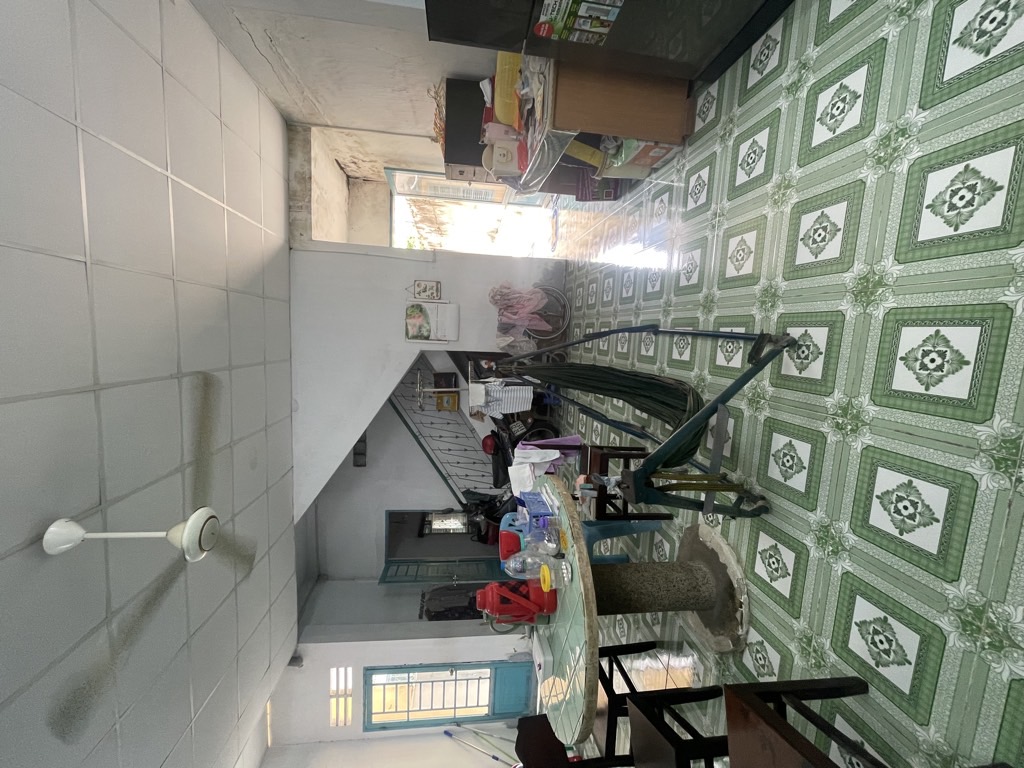 BÁN NHÀ QUẬN 4 - HẺM XE HƠI NGUYỄN KHOÁI  - NHÀ 2 TẦNG CŨ CHÍNH CHỦ LÂU ĐỜI - PHÙ HỢP XÂY SỬA MỚI LẠI Ở - DIỆN TÍCH 157M2 NGANG 6.5M NỞ HẬU ĐẸP - XE HƠI NGỦ TRONG NHÀ
