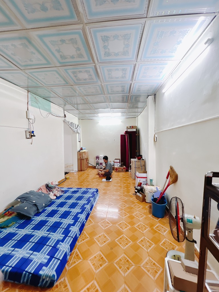 KHU DÂN CƯ HIỆN HỮU KHÔNG QUY HOẠCH - ĐOÀN VĂN BƠ  2 TẦNG NHÀ CŨ TIỆN XÂY MỚI  - 2PN    -  CHÍNH CHỦ CHỈ 3,35 TỶ