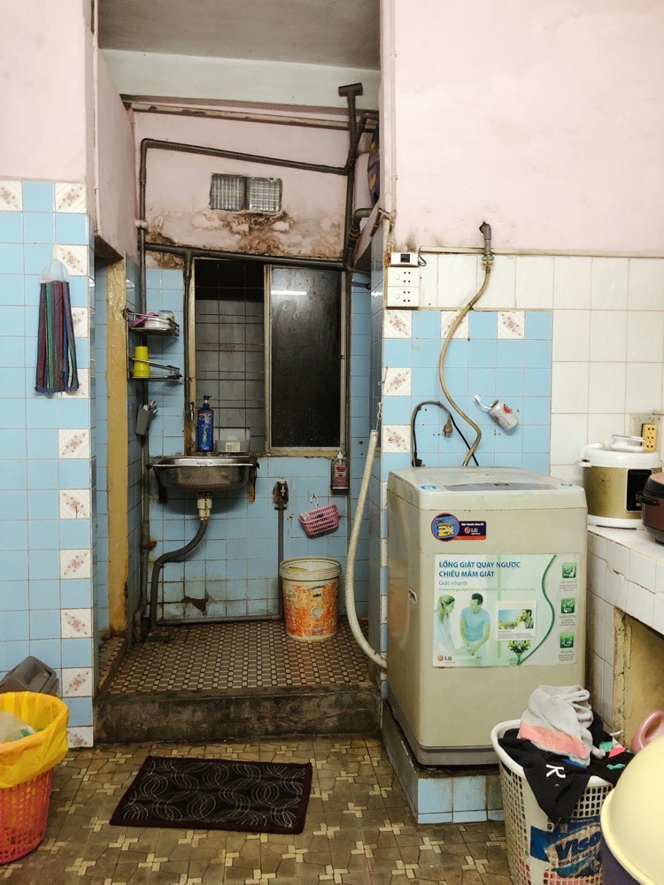 - Chính chủ cần tiền bán gấp nhà mặt tiền Đường Nguyễn Tất Thành, P18 q4 (đối diện kho 11 Cảng Sài Gòn . vew bờ sông cảng Sài Gòn ) ngang ngửa THẨM ĐỊNH NHÀ. ,