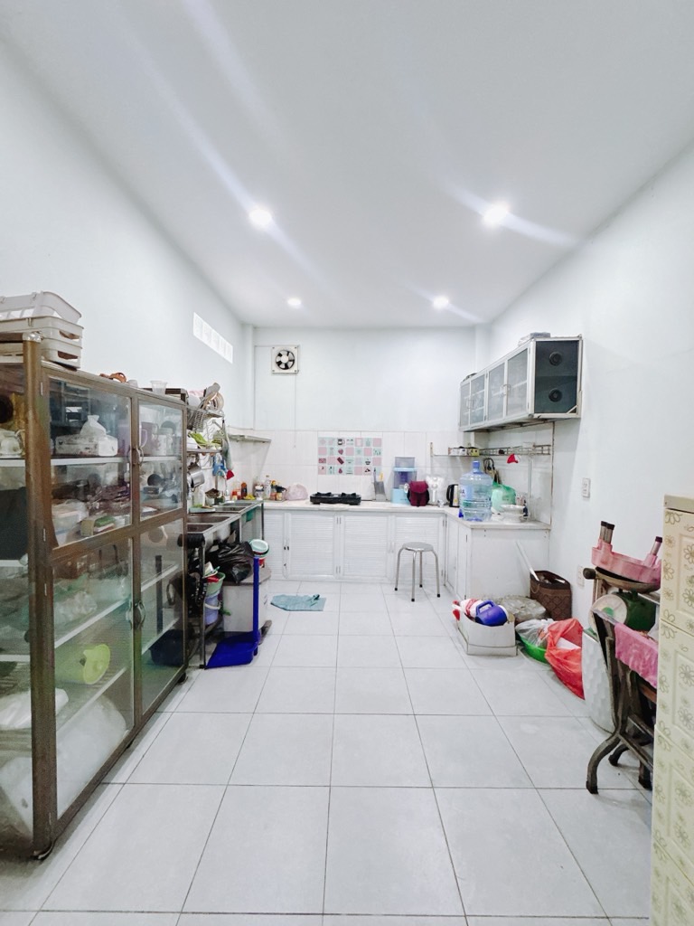 Siêu phẩm mới cần ra gấp cho nhà đầu tư, bán nhà mặt tiền Q4 ngang giá đất nhà nước công bố!