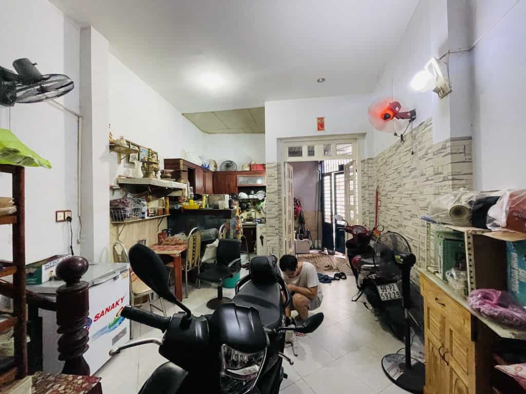 Hạ Thêm 400tr còn 5tỷ8 nhà Hẻm đường Phạm Văn Hai 30m , gần Bùi Thị Xuân, Cộng Hòa & Hoàng Văn Thụ, quận Tân Bình