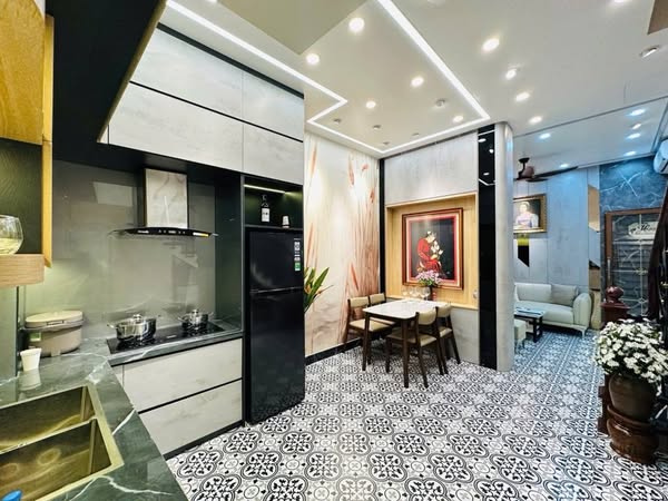 HOA HẬU HAI MẶT THOÁNG 45M2, TẶNG NỘI THẤT, OTO DỪNG ĐỖ 10M, Khương Đình giá 7XX tỷ