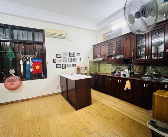 HOA HẬU HAI MẶT THOÁNG 45M2, TẶNG NỘI THẤT, OTO DỪNG ĐỖ 10M, Khương Đình giá 7XX tỷ