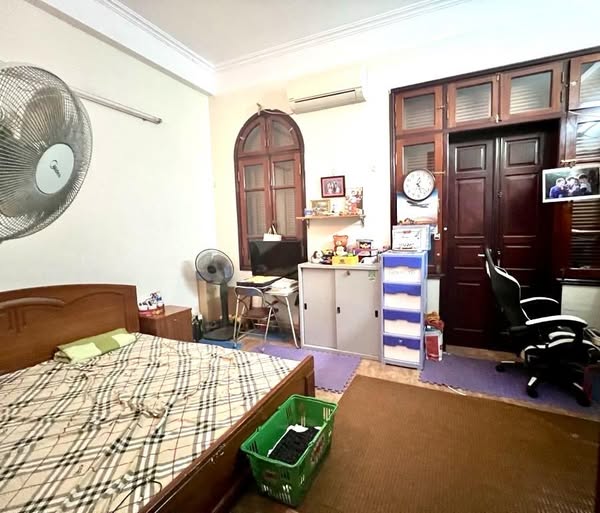 HOA HẬU HAI MẶT THOÁNG 45M2, TẶNG NỘI THẤT, OTO DỪNG ĐỖ 10M, Khương Đình giá 7XX tỷ