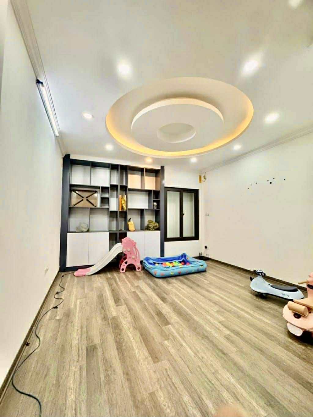 Bán nhà Giải Phóng- Hoàng Mai NHÀ 6 TẦNG- 2 THOÁNG - THANG MÁY - NGÕ THÔNG - Ô TÔ NHỎ VÀO NHÀ - KINH DOANH - CÁCH MẶT ĐƯỜNG GIẢI PHÓNG 50M.